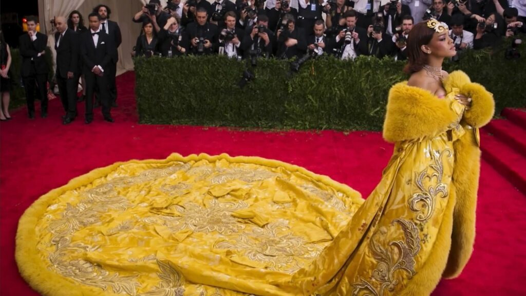 The 25 Most Iconic Outfits in Fashion History That Still Inspire Trends Today