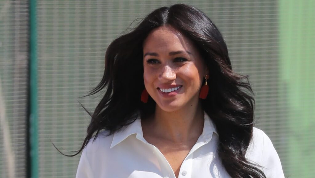 Meghan Markle’s Coastal Style Formula: How to Recreate Her Effortless Looks
